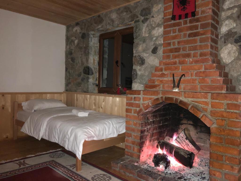 Guesthouse Rosi Kukaj Екстериор снимка